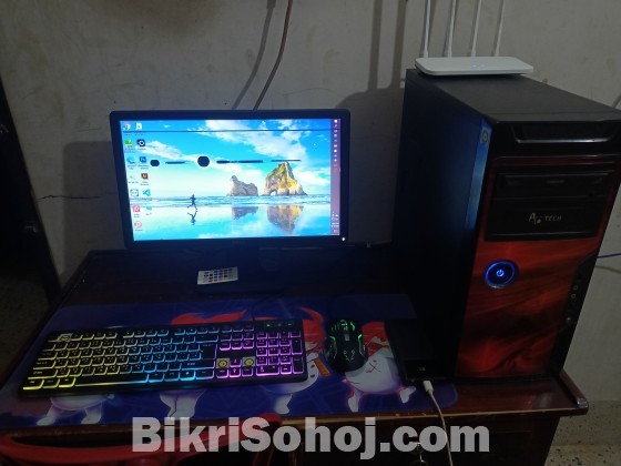 Full Desktop Pc & monitor with keyboard and mouse